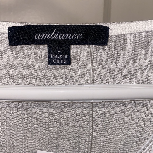 Forever 21 Large Woven White Top Long Sleeve - Picture 2 of 10